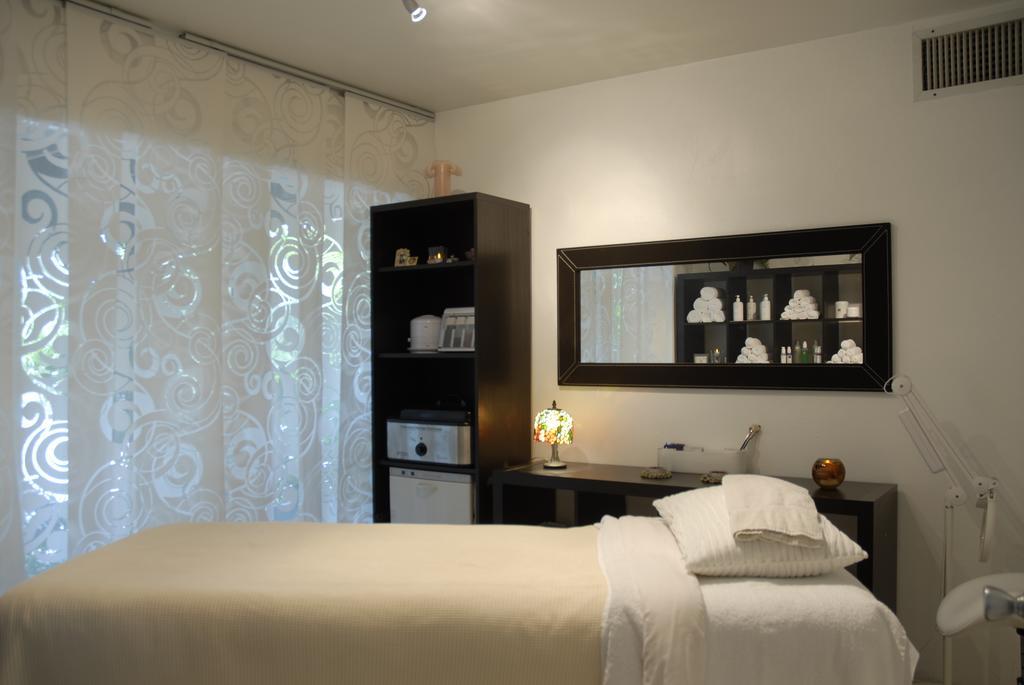 The Cabanas Guesthouse & Spa - Gay Resort Catering To Gay Men أوكلاند بارك المظهر الخارجي الصورة