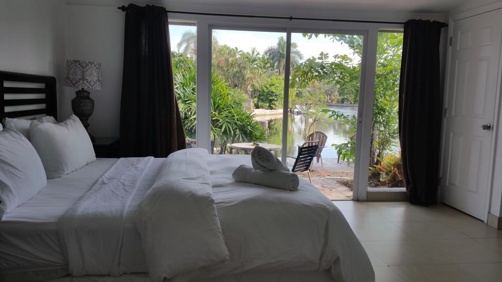 The Cabanas Guesthouse & Spa - Gay Resort Catering To Gay Men أوكلاند بارك الغرفة الصورة